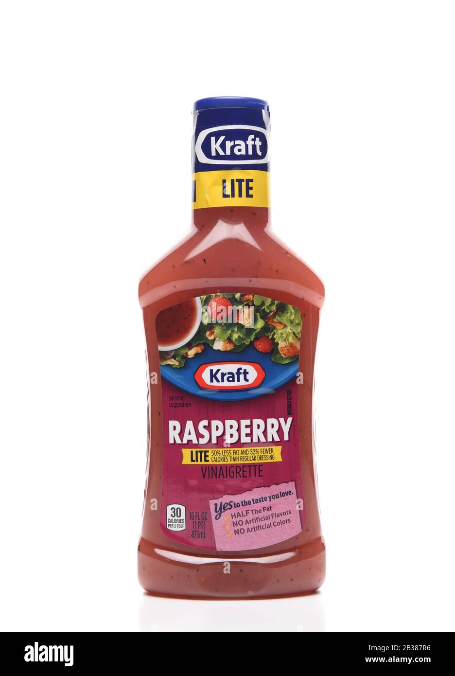 Irvine, CALIFORNIE - 30 AOÛT 2019 : une bouteille de vinaigrette à la framboise De Kraft Foods. Banque D'Images