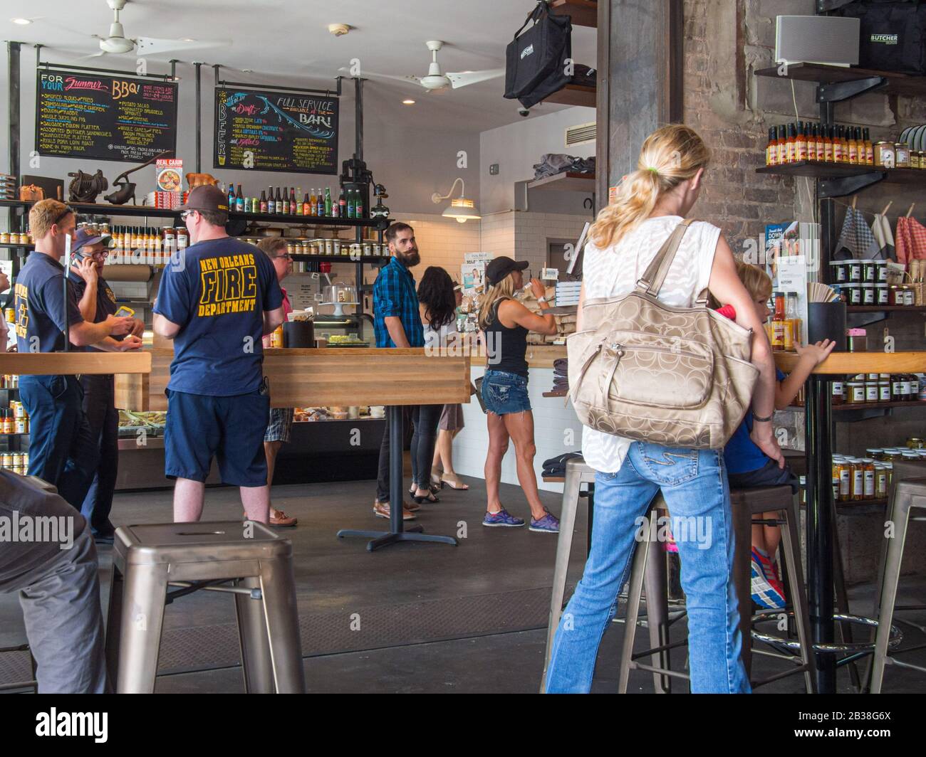 Clients Du Restaurant Cochon Butcher À La Nouvelle-Orléans Banque D'Images