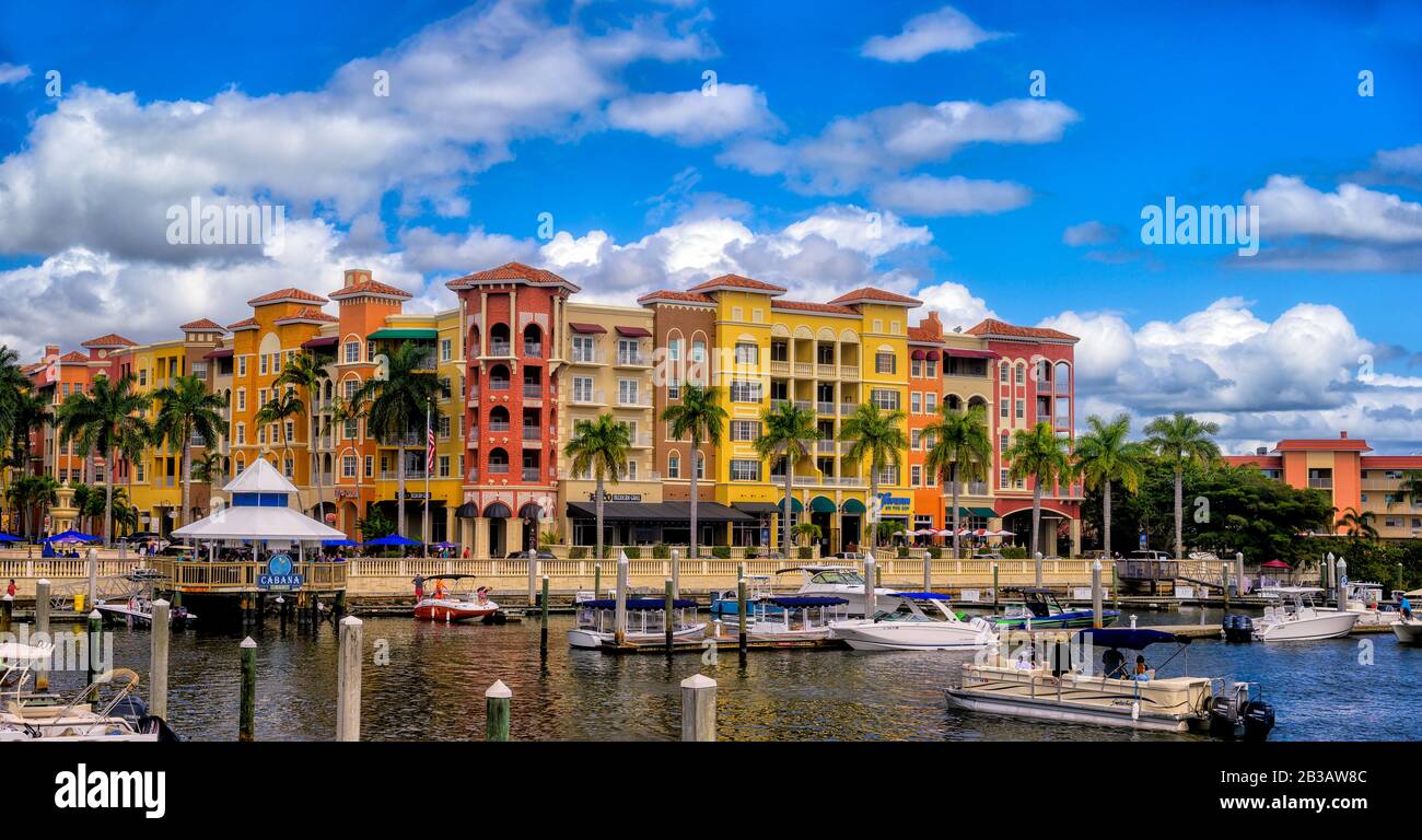 Bayfront Place boutiques et condominiums sur le front de mer Banque D'Images