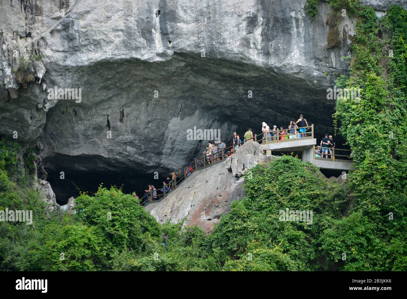 Hang Sung Sot Hoehle, Halong-Bucht, Vietnam Banque D'Images