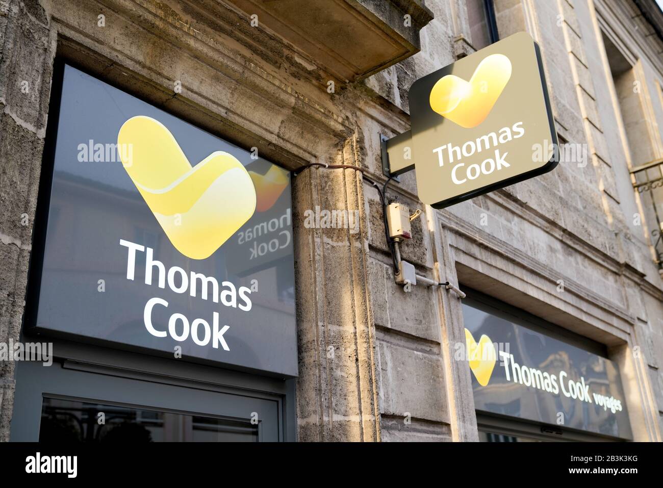 Bordeaux , Aquitaine / France - 09 23 2019 : Thomas Cook agents de voyage se connecter boutique de rue Banque D'Images