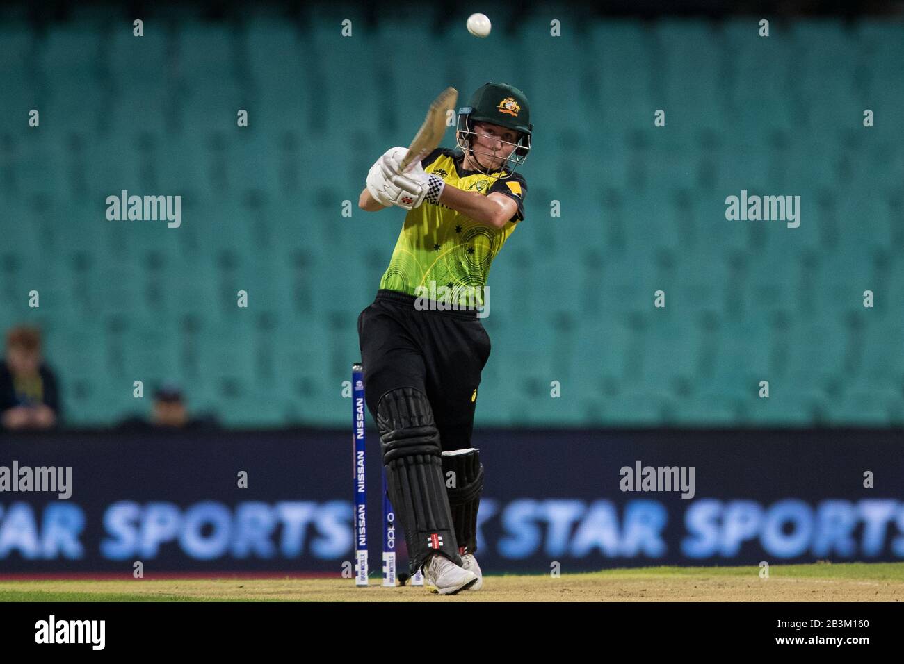 Sydney, Australie. 05 mars 2020. Beth Mooney d'Australie joue un coup de feu lors du match semi-final de la coupe du monde des femmes de 20 ans entre l'Australie et l'Afrique du Sud au Sydney Cricket Ground, à Sydney, en Australie, le 5 mars 2020. Photo De Peter Dovgan. Utilisation éditoriale uniquement, licence requise pour une utilisation commerciale. Aucune utilisation dans les Paris, les jeux ou une seule publication de club/ligue/joueur. Crédit: Uk Sports Pics Ltd/Alay Live News Banque D'Images