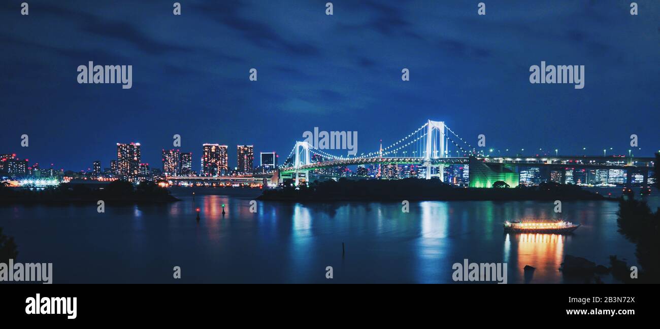 Panorama Du Pont Rainbow De Tokyo. 2018 Banque D'Images