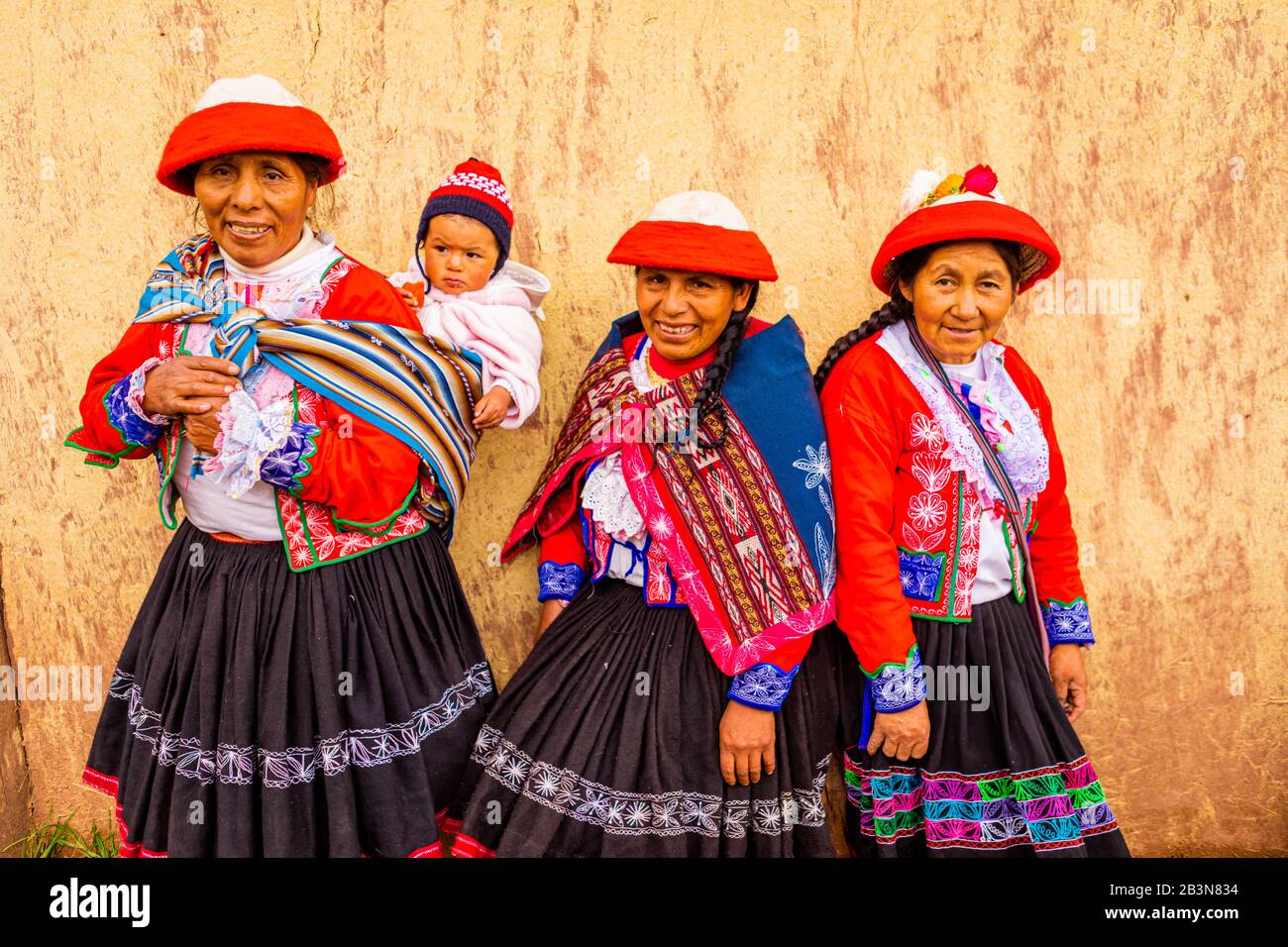 Quechua Femmes De La Communauté Accha Huata, Vallée Sacrée, Pérou, Amérique Du Sud Banque D'Images