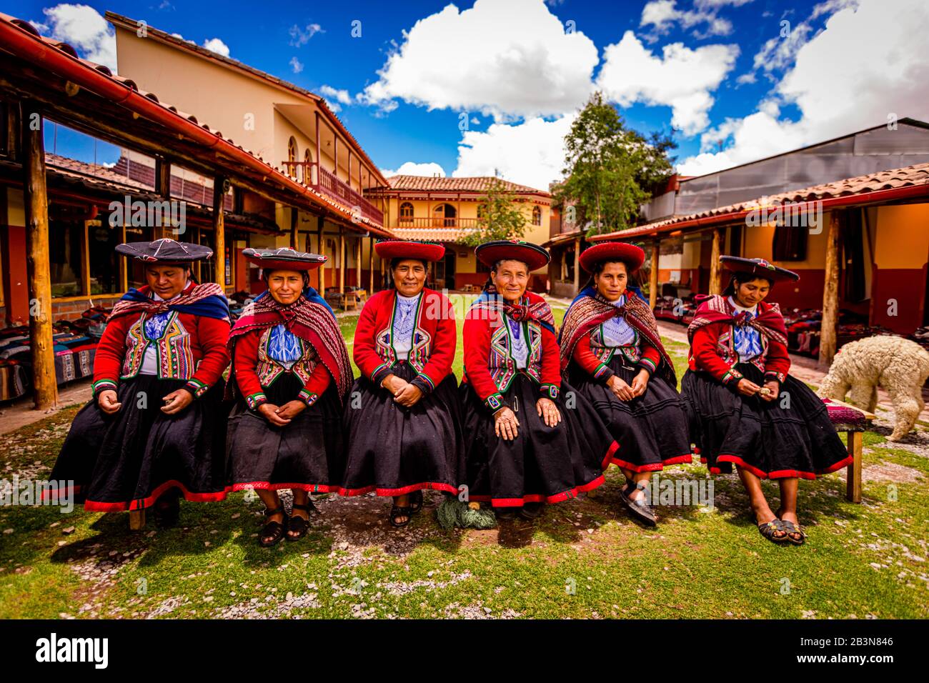 Femmes quechua de la communauté Chincheros, Vallée Sacrée, Pérou, Amérique du Sud Banque D'Images