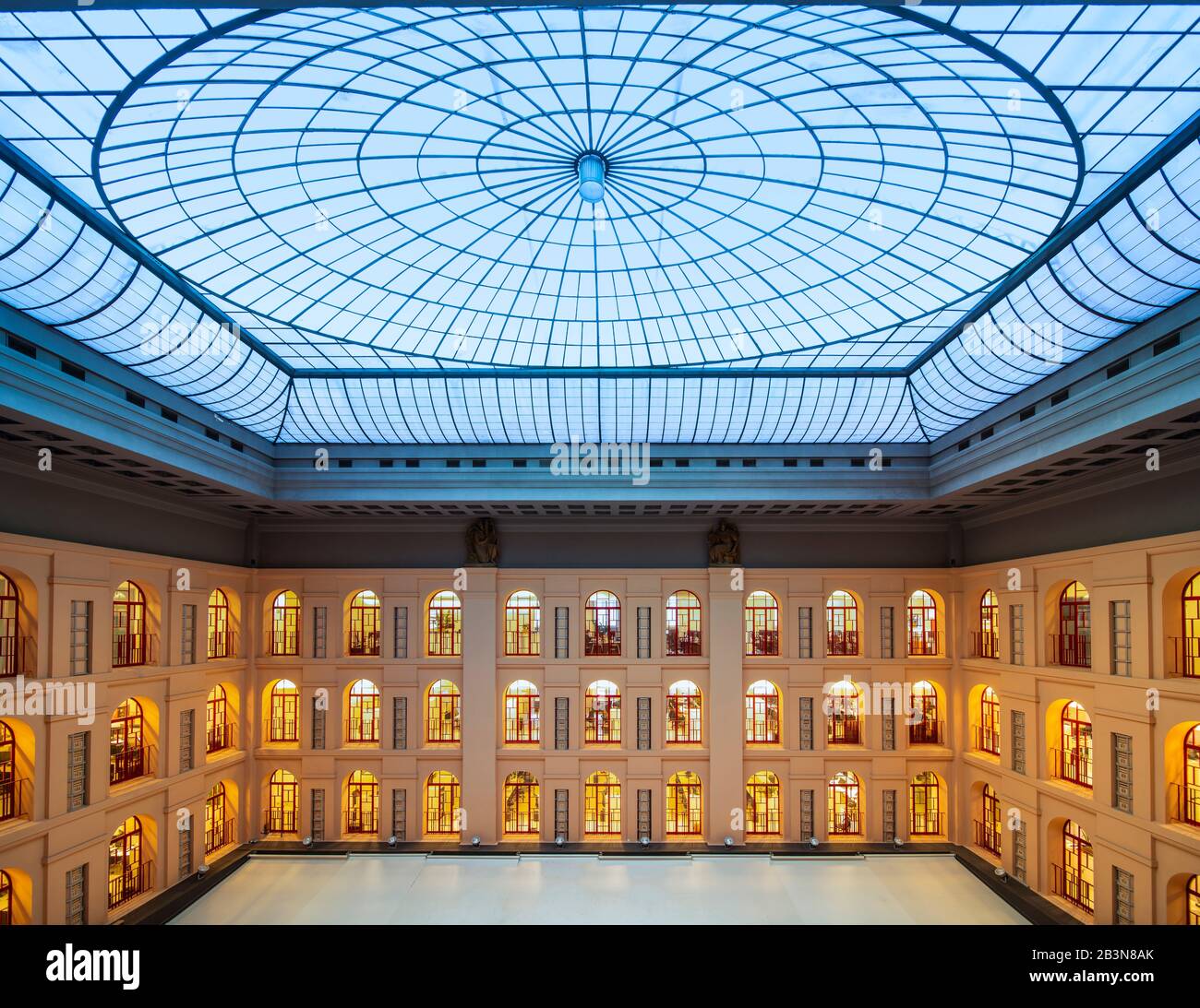 Sala Delle Grida (Salle Shout) (Salle Des Cris), Palazzo Mezzanotte, Piazza Degli Affari, Milan, Lombardie, Italie, Europe Banque D'Images