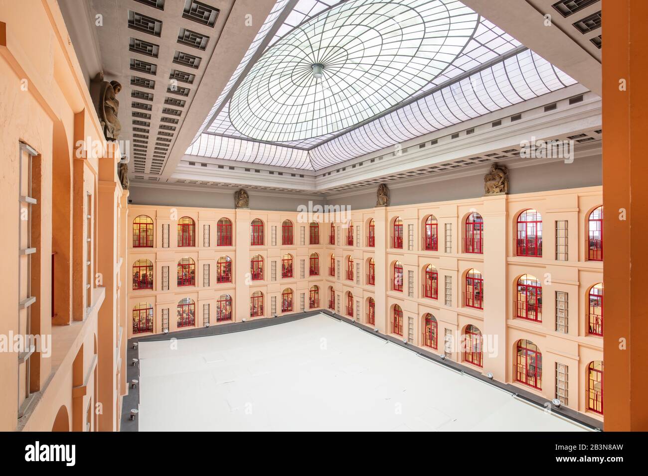 Sala Delle Grida (Salle Shout) (Salle Des Cris), Palazzo Mezzanotte, Piazza Degli Affari, Milan, Lombardie, Italie, Europe Banque D'Images
