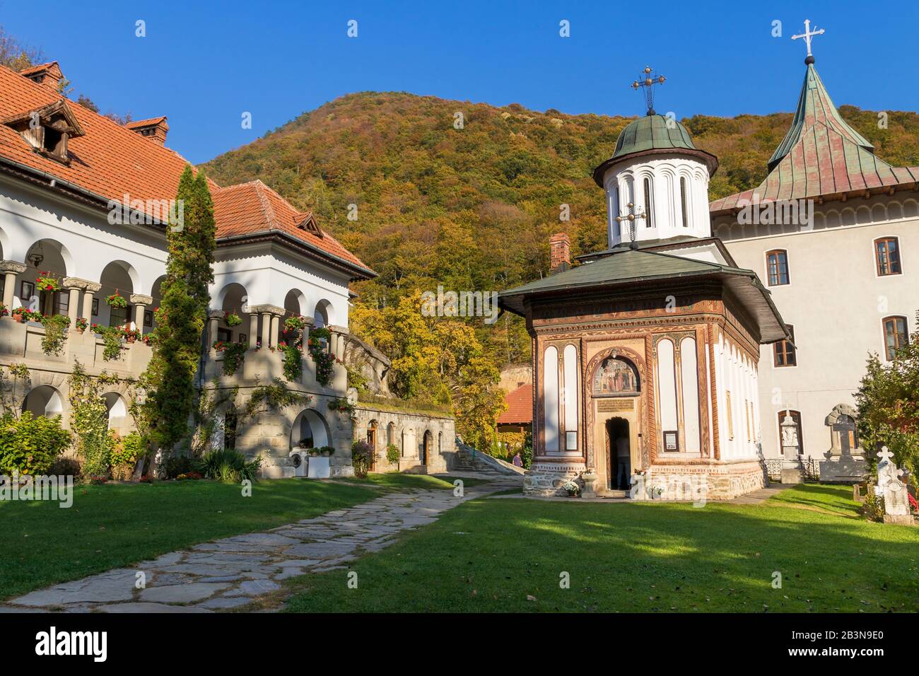 Monastère De Turnu Dans Le Parc National De Cozia, Cozia, Roumanie, Europe Banque D'Images