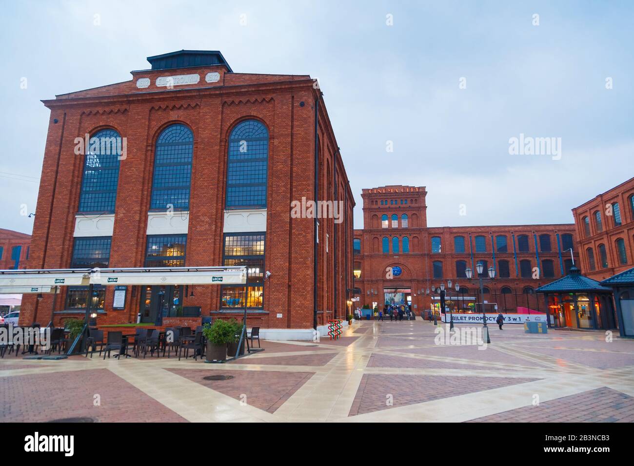 Lodz, POLOGNE - 16 SEPTEMBRE 2017 : Lodz Manufactura est le plus grand centre commercial d'Europe. Banque D'Images