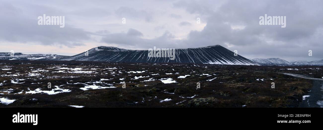 Image panoramique du cratère Hverfjall, Islande, régions polaires Banque D'Images