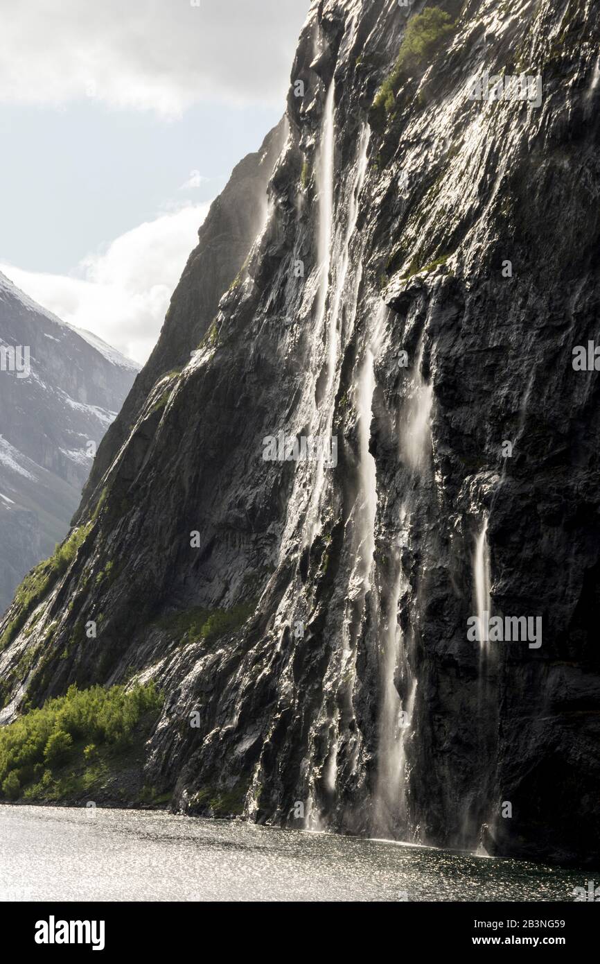 Fait partie de La cascade Seven Sisters, du fjord de Geiranger, site classé au patrimoine mondial de l'UNESCO, Plus og Romsdal, Norvège, Scandinavie, Europe Banque D'Images