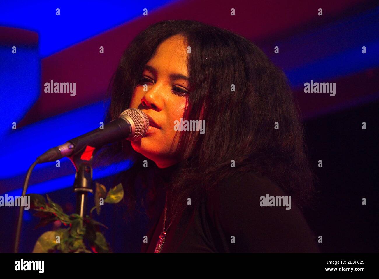 Bebe Rose Vit Dans La Cantine De Berghain Berlin 4 Mars Utilisation Dans Le Monde Entier Photo Stock Alamy