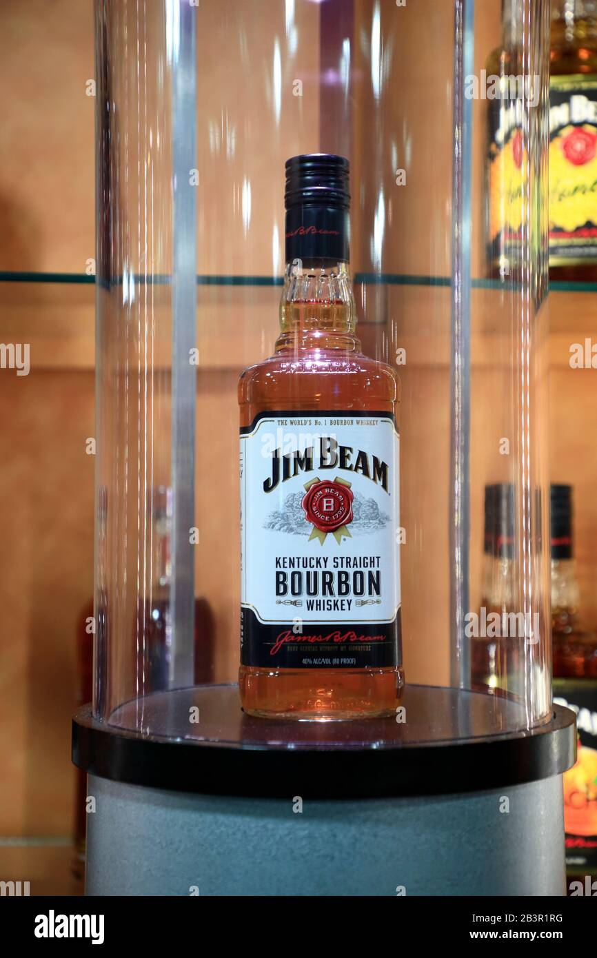 Jim Beam Whiskey affiche et à vendre dans le cadeau Faites vos achats dans Jim Beam American Stillhouse.Clermont.Kentucky.USA Banque D'Images