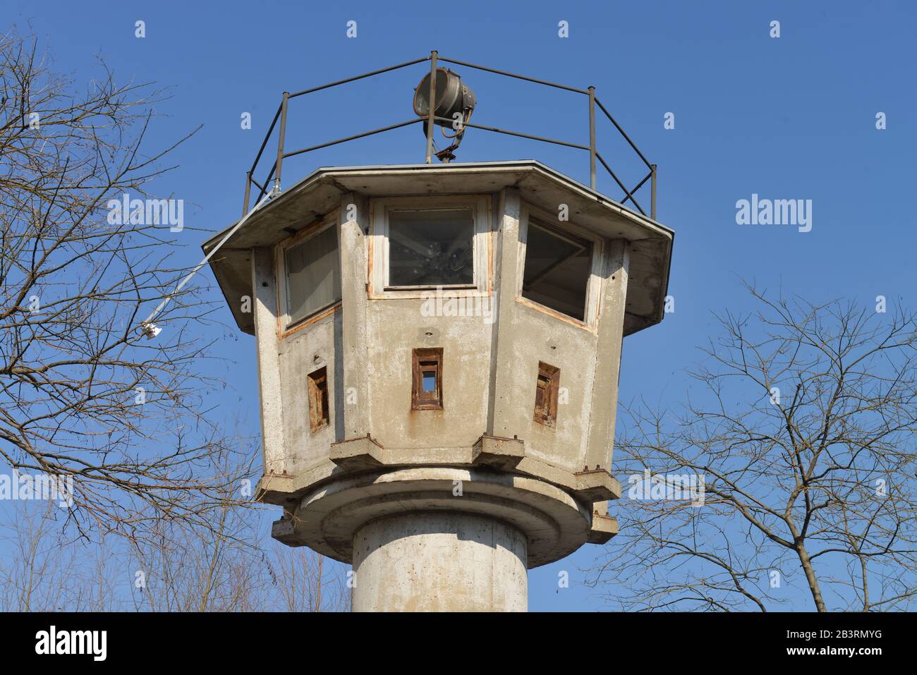 DDR-Wachturm, rue Erna-Berger-Strasse, Potsdamer Platz, Tiergarten, Berlin, Deutschland Banque D'Images