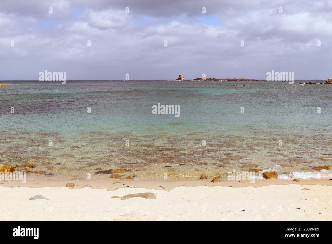 Plage sur Ile Grande à Pleumeur-Bodou en Bretagne, France Banque D'Images