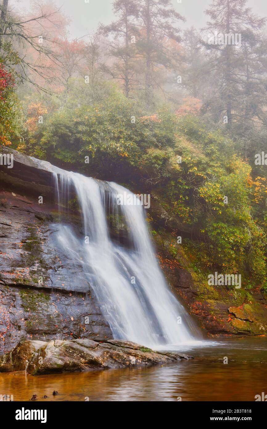 Silver Run Falls, Nantahala National Forest, Jackson County, Caroline Du Nord, États-Unis D'Amérique. Banque D'Images