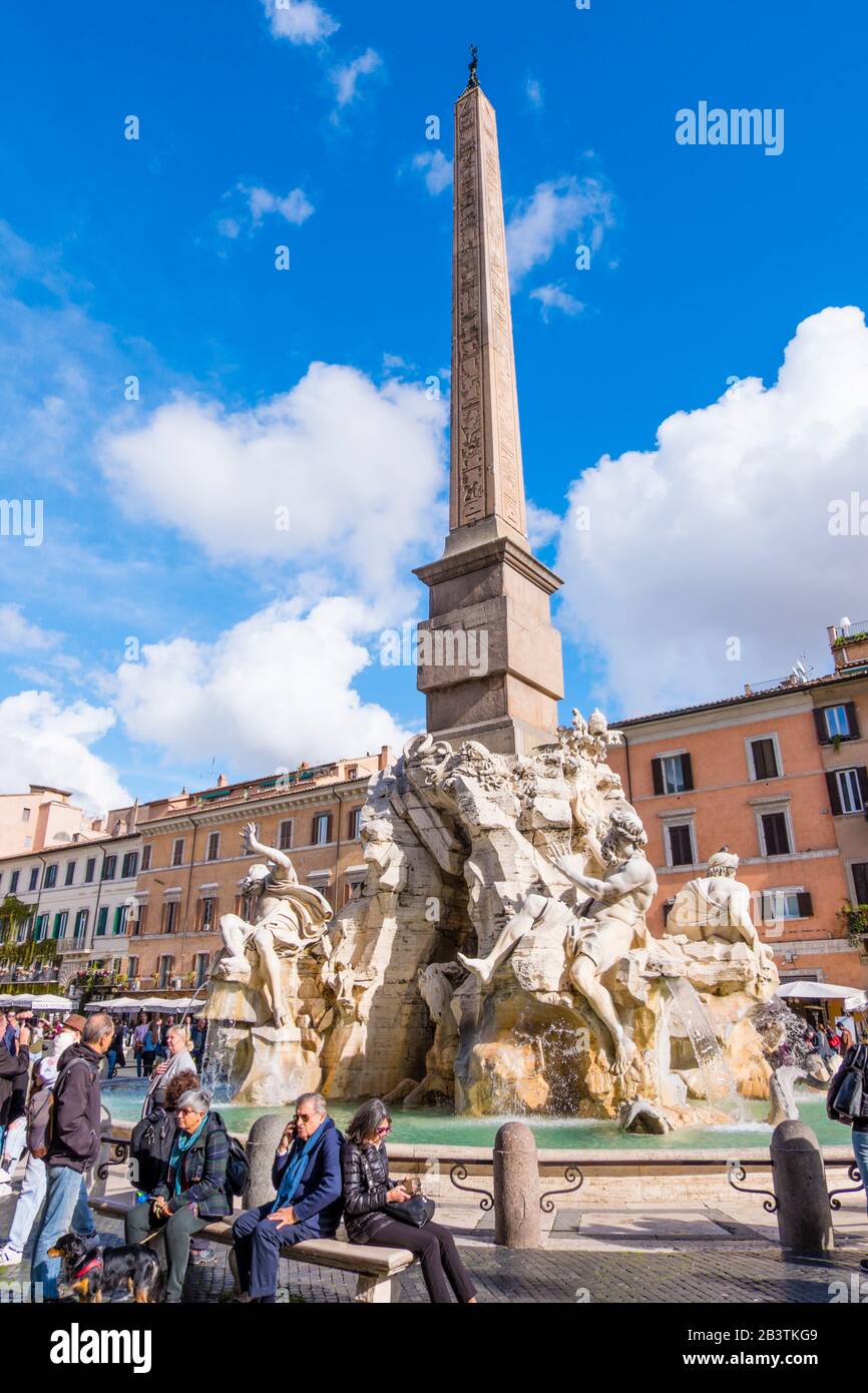Fontana dei Quattro Fiumi, Piazza Navona, centro storico, Rome, Italie Banque D'Images