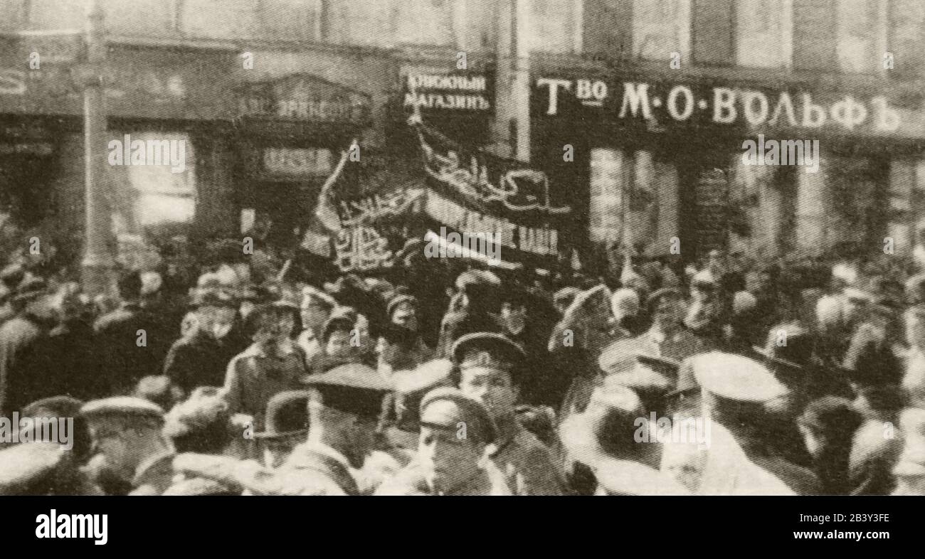 Musulmans participant à la manifestation le 1er mai 1917 à Petrograd. Banque D'Images