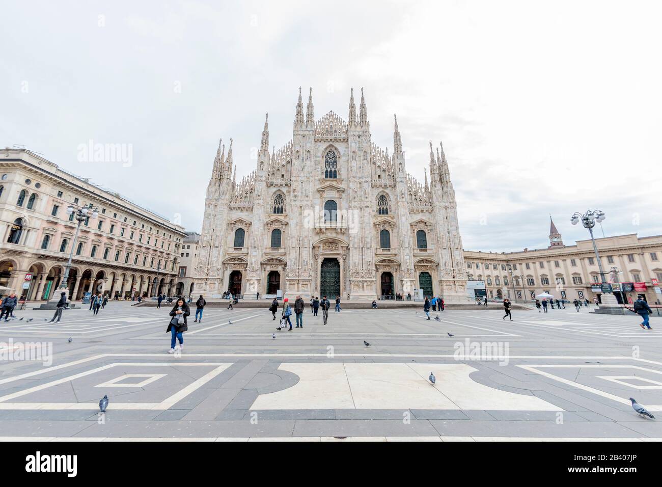Milan Piazza Duomo, désert piazza duomo pendant la contagion du coronavirus du covid19 Mars 2020 © Andrea Ripamonti / Alay Banque D'Images