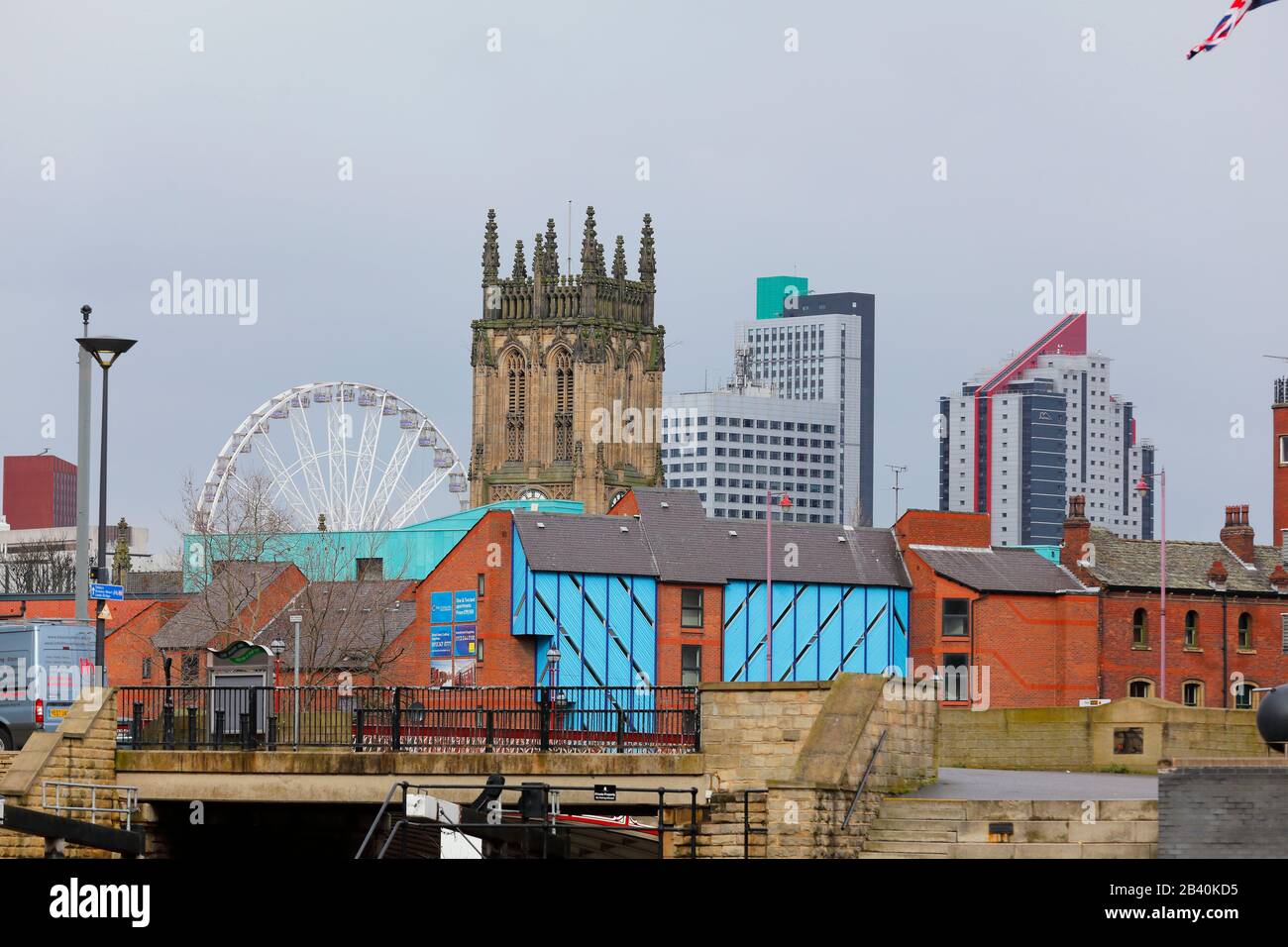 Les gratte-ciel de Leeds en 2013. De gauche à droite Leeds observation Wheel, Leeds Minster, Arena point, Sky Plaza et CRV Banque D'Images