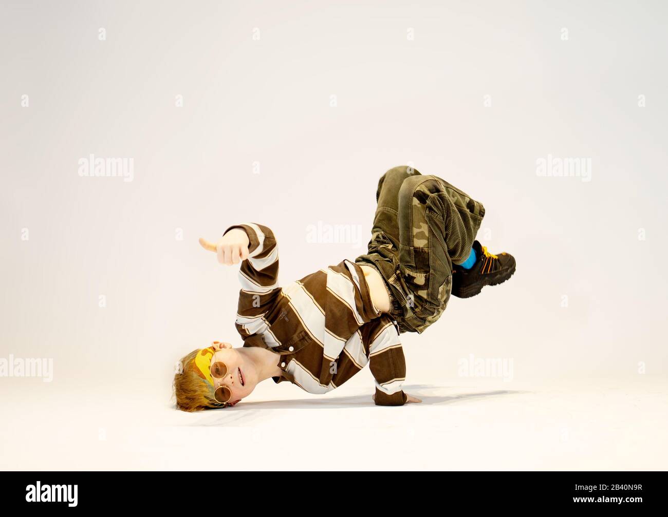 Petit-déjeuner enfant, hip hop enfant, enfant unique Banque D'Images