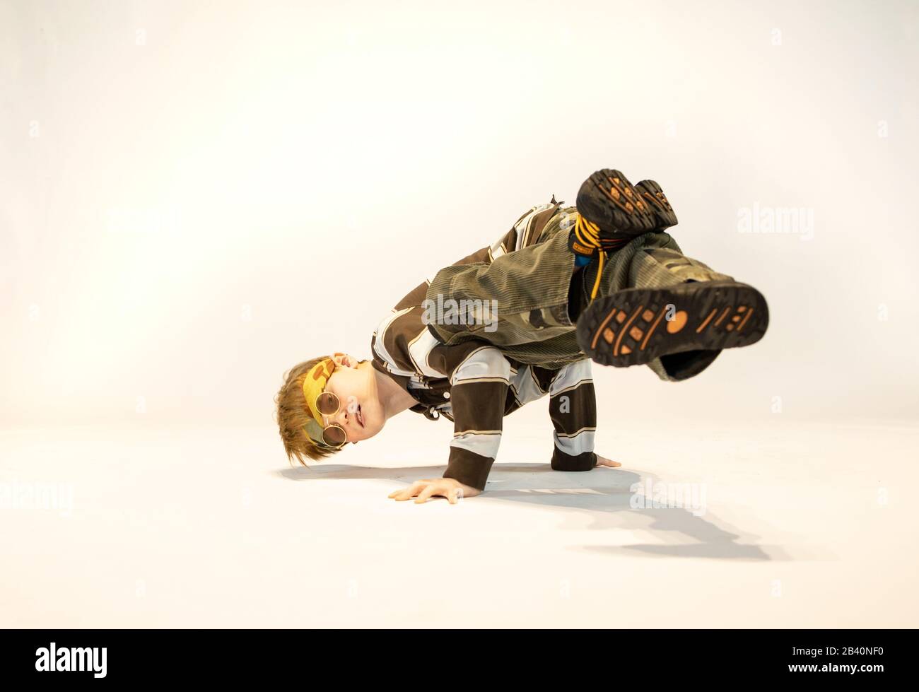 Petit-déjeuner enfant, hip hop enfant, enfant unique Banque D'Images