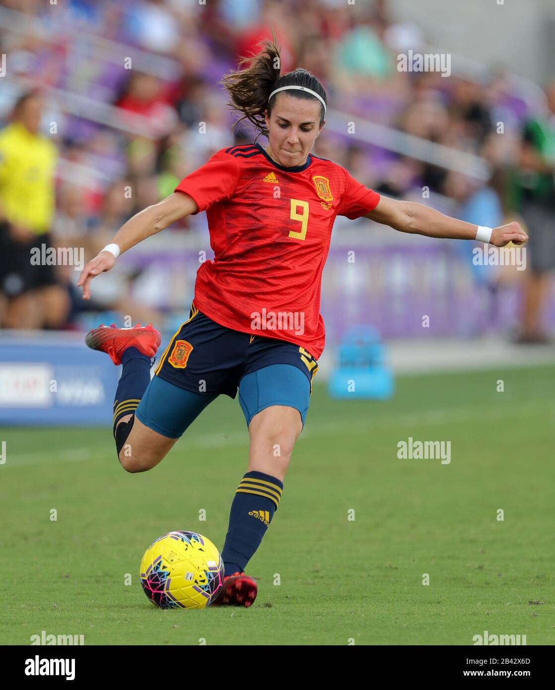 Orlando, Floride, États-Unis. 5 mars 2020. Espagne Forward MARTA CARDONA (9) conduit le ballon pendant le match de la coupe Shebeles Espagne contre le Japon au stade Explororia à Orlando, Fl le 5 mars 2020. Crédit: Cory Knowlton/Zuma Wire/Alay Live News Banque D'Images