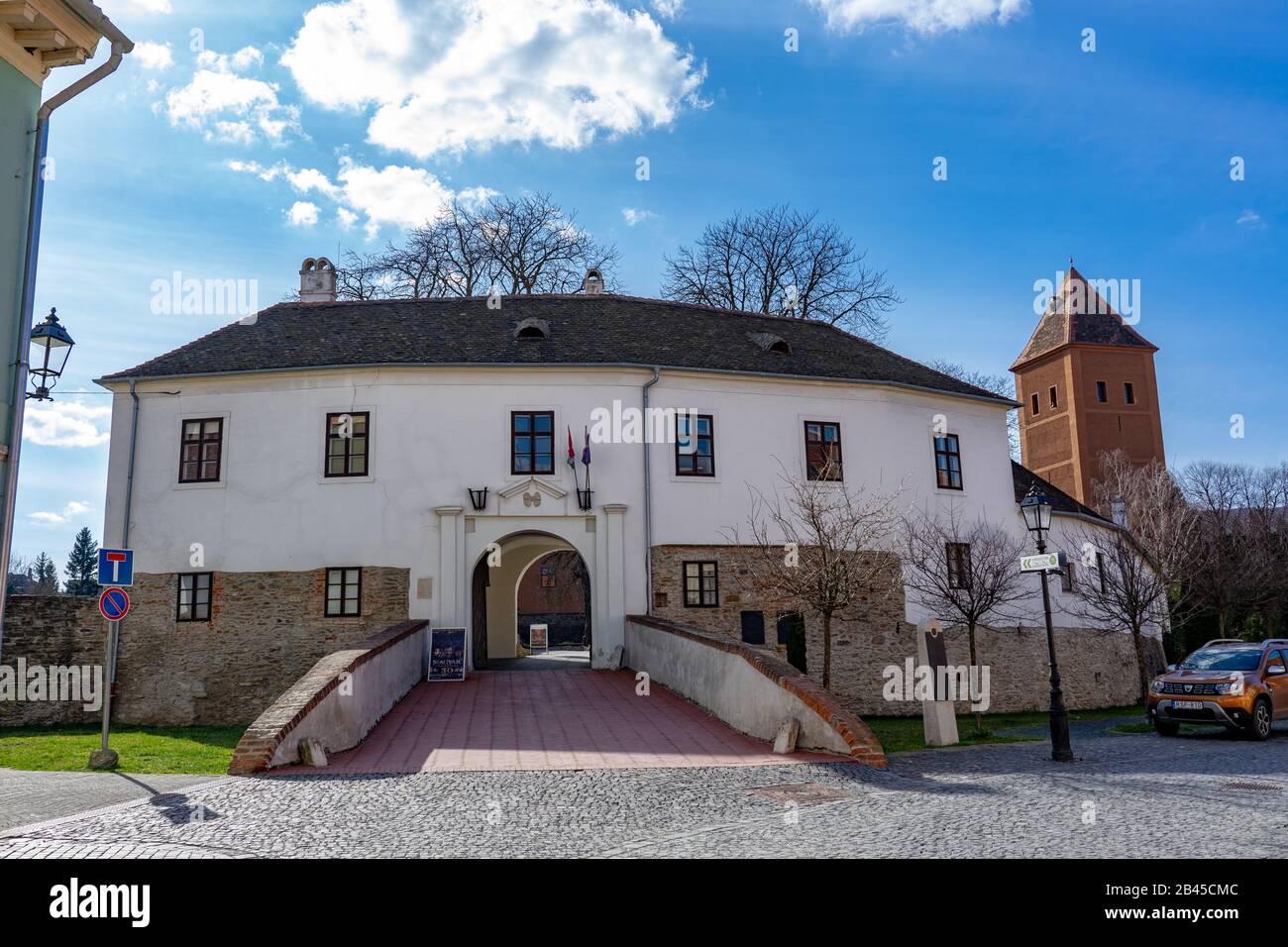 03.05.2020 -l'entrée de la forteresse historique du château jurisique de Koszeg en Hongrie Banque D'Images