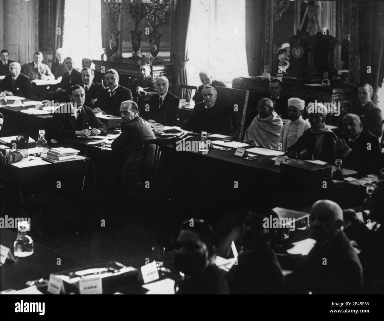 Mahatma Gandhi à la deuxième table ronde, Londres, Angleterre, Royaume-Uni, Royaume-Uni, 1931, ancienne image millésime 1900 Banque D'Images