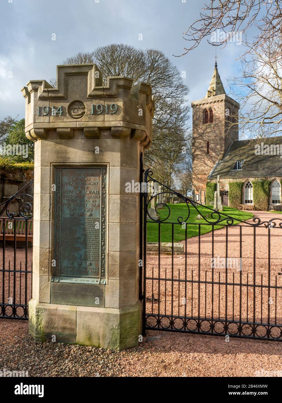 Quai de la porte du mémorial de la première Guerre mondiale à l'église paroissiale de Crain sur Marketgate à Crain East Neuk de Fife Scotland Banque D'Images