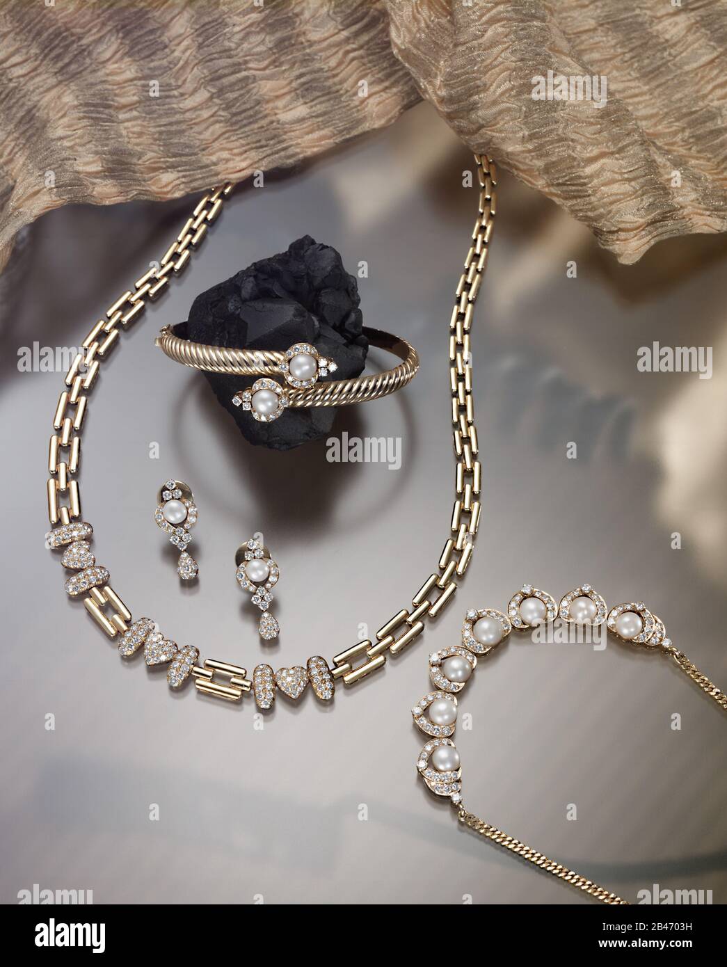 Bijoux, collier avec boucles d'oreilles Banque D'Images