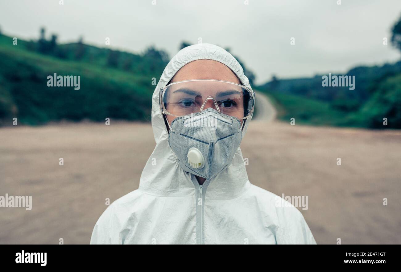 Combinaison de protection bactériologique Banque de photographies et  d'images à haute résolution - Alamy