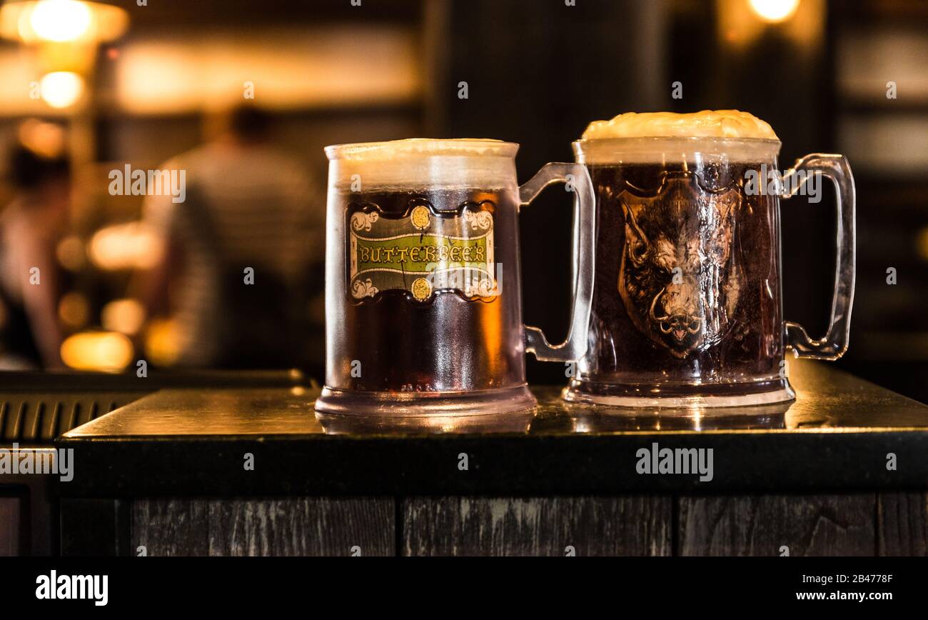 Bière à la bière aux Trois broomsticks. Une boisson délicieuse imaginée par  JK Rowling. Tourné au Wizarding World de Harry Potter, Universal Studios  Orlando Photo Stock - Alamy