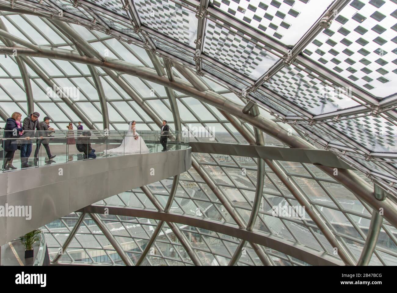 Construit pour l'Expo 2017 Astana, le pavillon Nur Alemi est l'un des principaux sites touristiques de la ville. Ici en particulier les intérieurs Banque D'Images