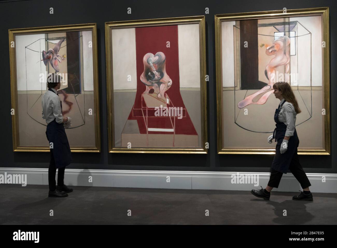 Londres, Royaume-Uni. 6 Mars 2020. L'œuvre monumentale de Francis Bacon, « triptyque Inspiré par l'Oresteia d'Aeschylus », est présentée à la rue New Bond de Sotheby. Avec une estimation de 60 millions de dollars, la peinture constitue le point culminant de la vente d'art contemporain de Sotheby le 13 mai à New York. Crédit: Stephen Chung / Alay Live News Banque D'Images