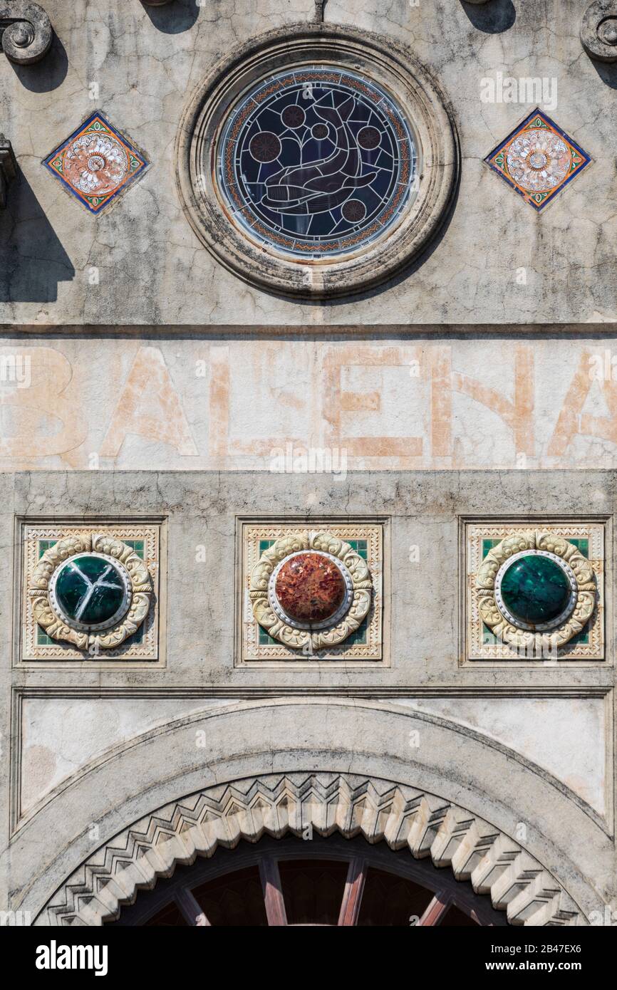 Détail extérieur de la maison de bain Art Nouveau Balena, Viareggio, Toscane, Italie. Banque D'Images