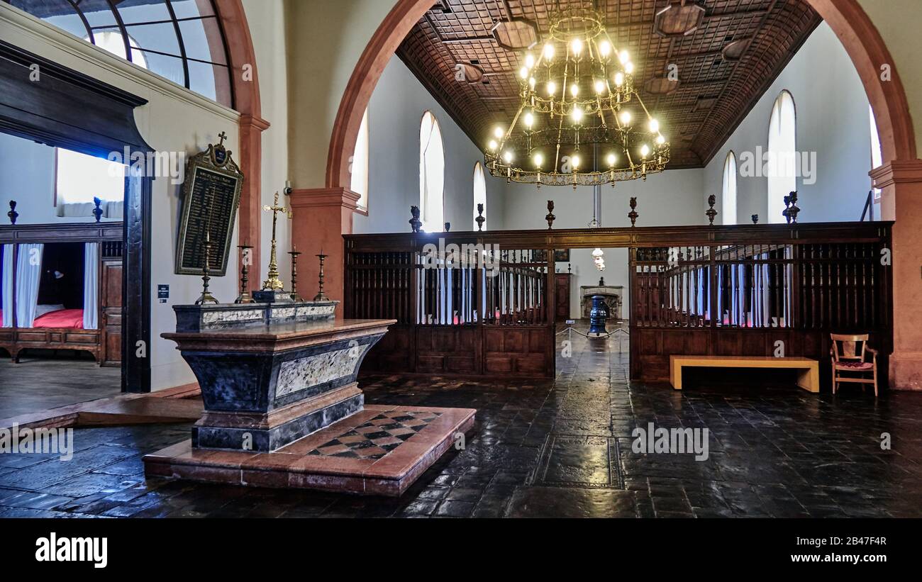 La France , la ville de Tournus, le département de Bourgogne-Franche-Comté, la Chapelle du Saint Sacrement, construite au XVIIe siècle et agrandie par la suite, l'Hôtel-Dieu de Tournus est classé monument historique depuis 1964. Il dispose de trois grandes chambres et deux chapelles, ainsi que l'un des plus anciens magasins d'apothicaire en France: Il date d'environ 1685 Banque D'Images