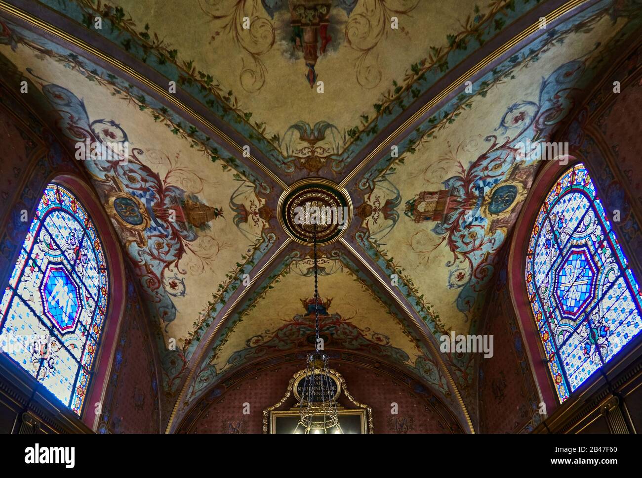 La France , la ville de Tournus, département de Bourgogne-Franche-Comté, construite au XVIIe siècle et agrandie par la suite, l'Hôtel-Dieu de Tournus est classé monument historique depuis 1964. Il dispose de trois grandes chambres et deux chapelles, ainsi que l'un des plus anciens magasins d'apothecary en France: Il date d'environ 1685, Chapelle notre-Dame le beau plafond et sa voûte pendu en 4 parties Banque D'Images