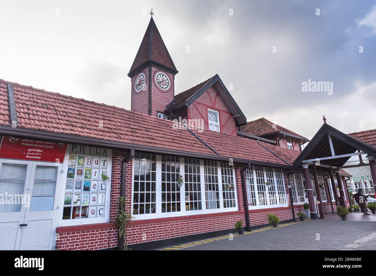 Nuwara Eliya, Sri Lanka: 03/20/2019: Ancien bureau de poste exemple d'architecture de style colonial. Banque D'Images