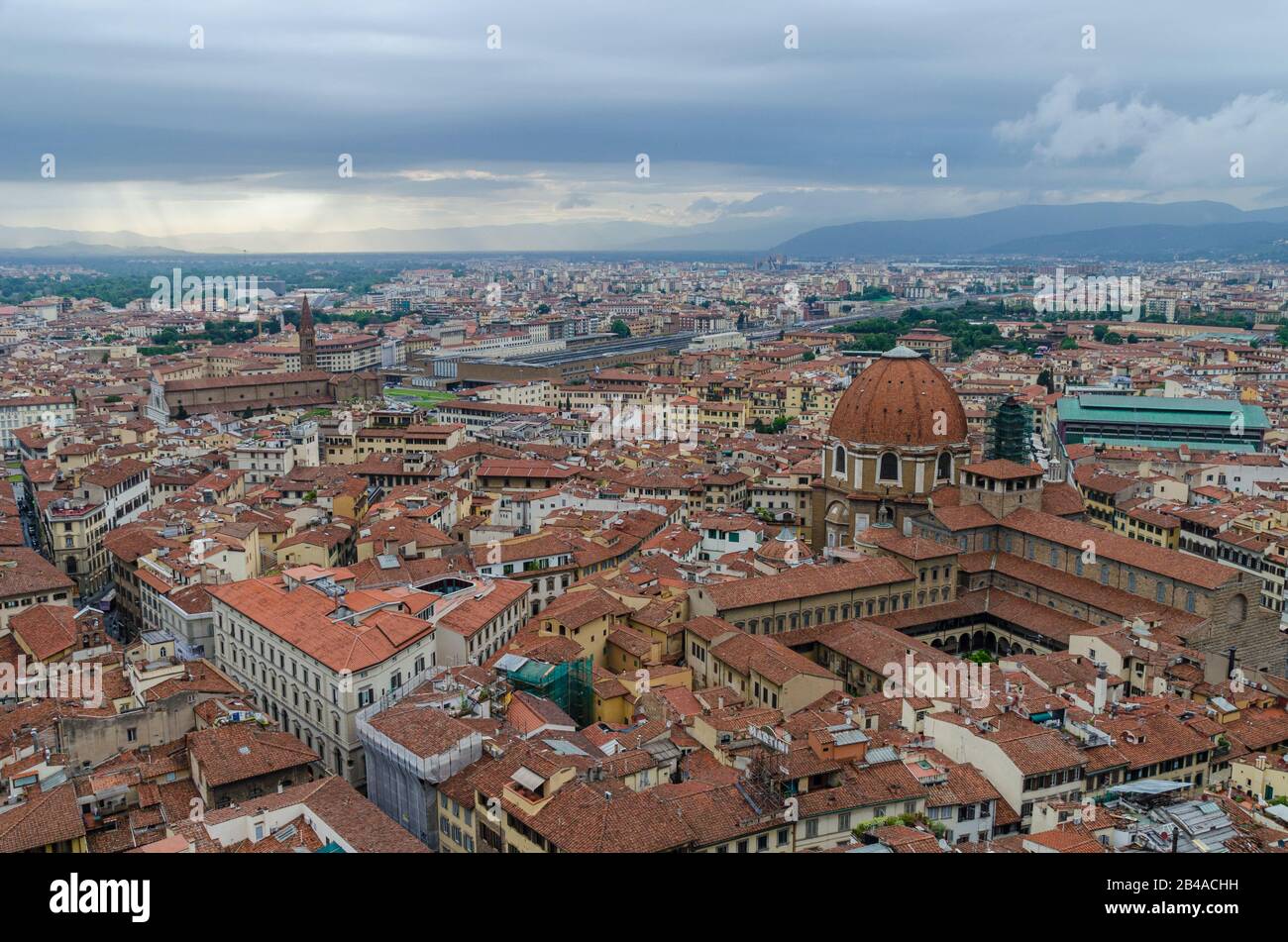 Vue imprenable sur la ville de Florence depuis le Campanile di Giotto de Florence, Italie Banque D'Images
