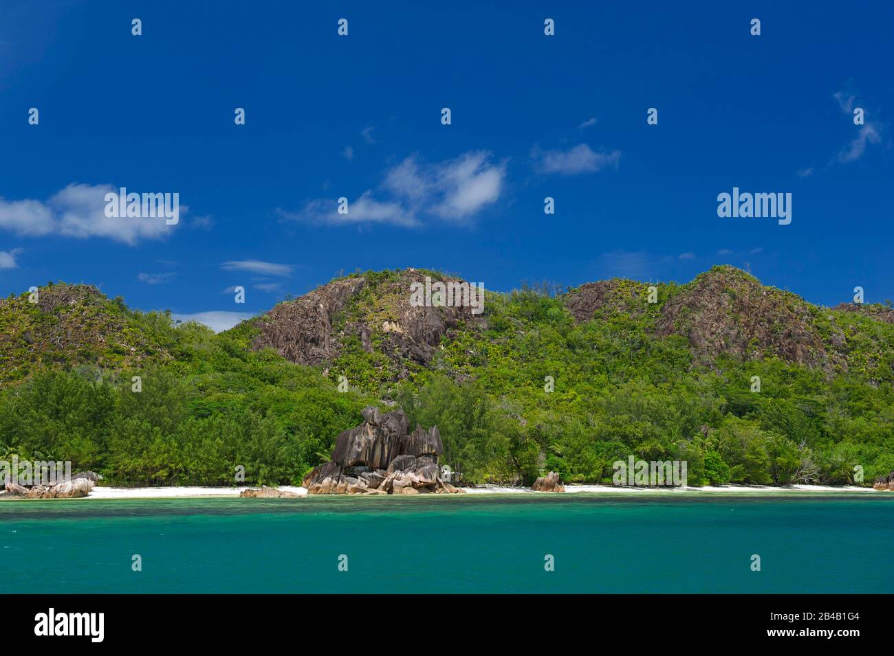 Seychelles, Ile de Praslin, île curieuse vue de la mer Banque D'Images