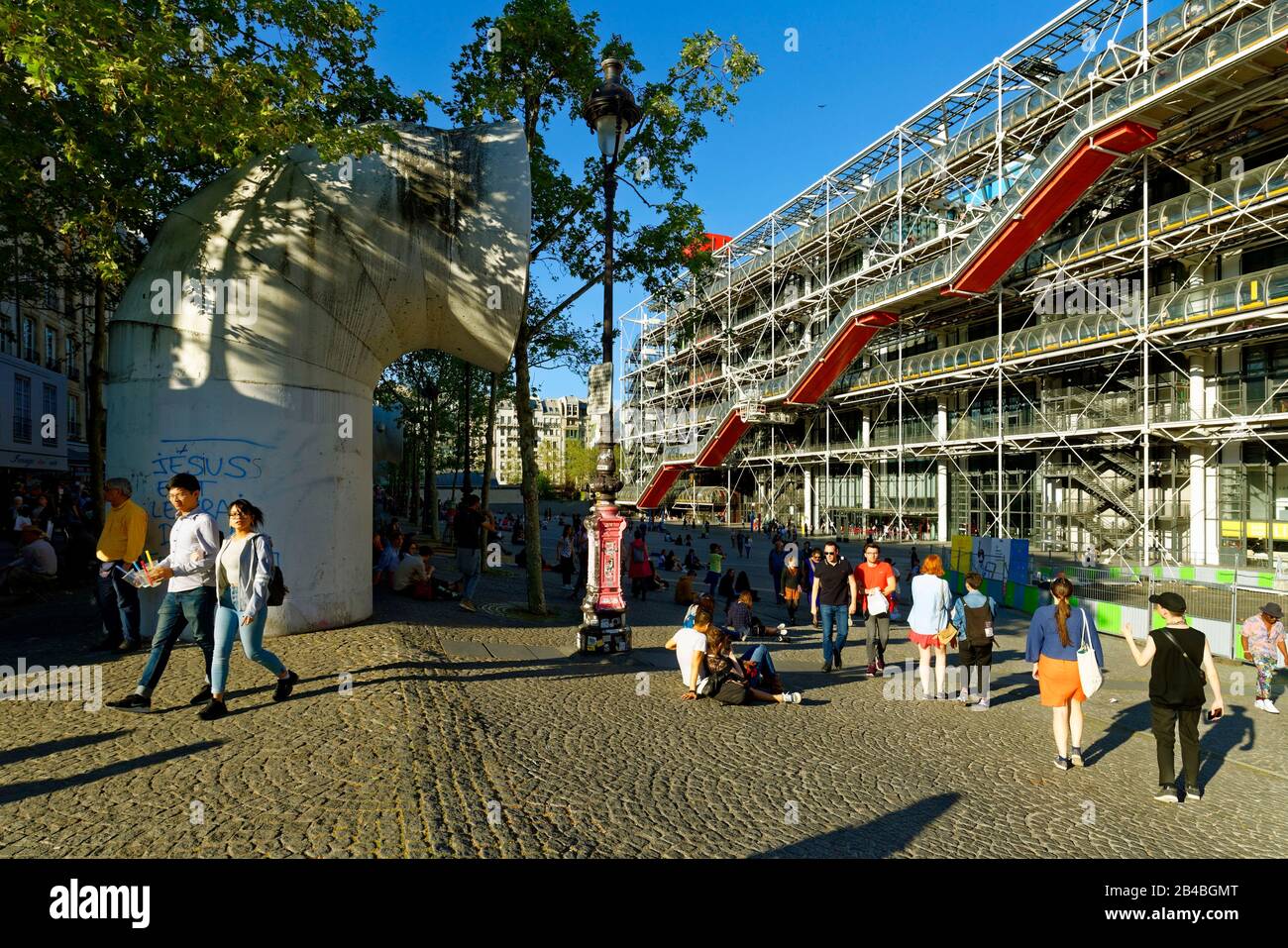 France, Paris, Le Quartier Des Halles, Le Centre Pompidou Ou Beaubourg, Les Architectes Renzo Piano, Richard Rogers Et Gianfranco Franchini Banque D'Images