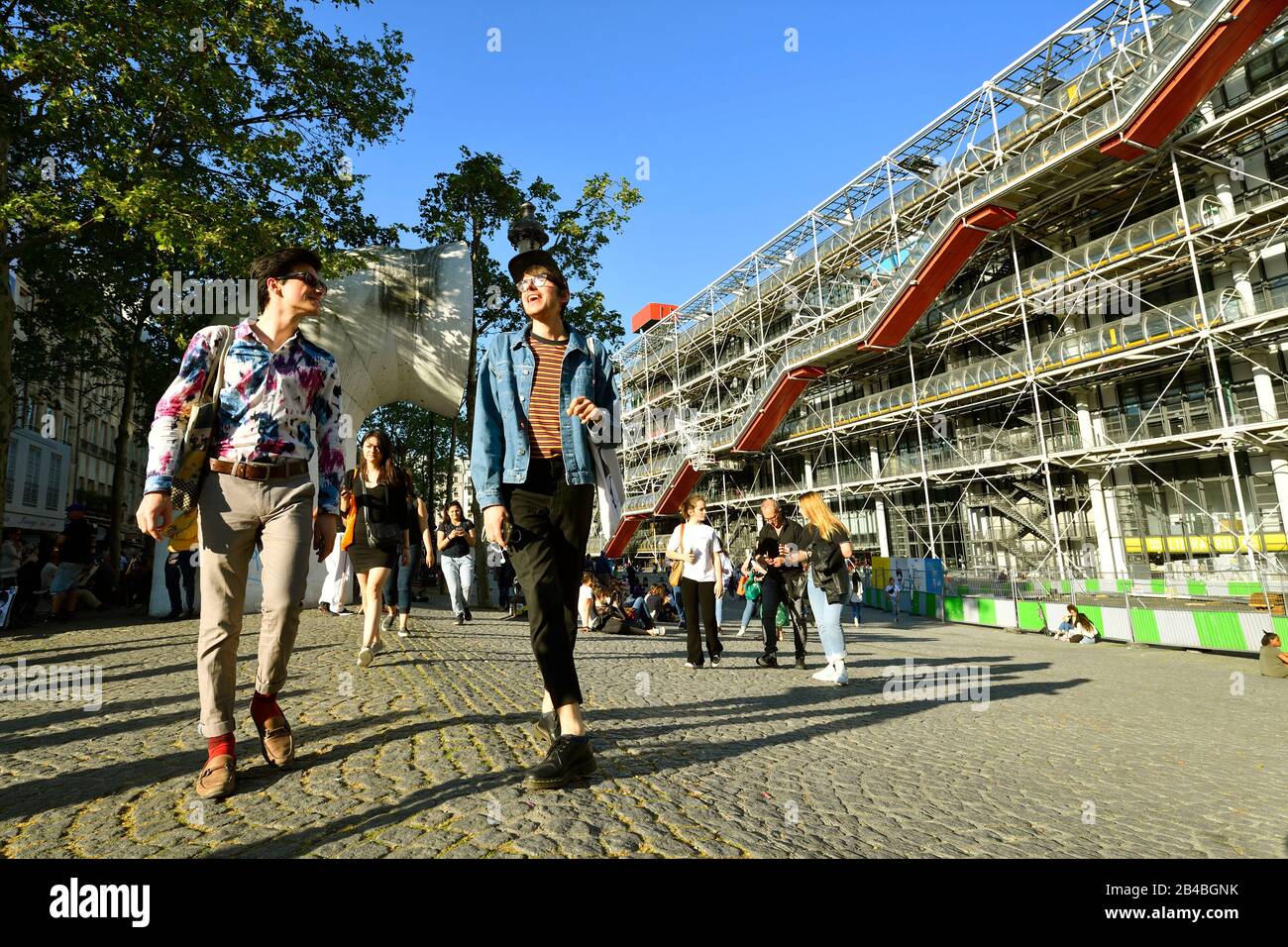 France, Paris, Le Quartier Des Halles, Le Centre Pompidou Ou Beaubourg, Les Architectes Renzo Piano, Richard Rogers Et Gianfranco Franchini Banque D'Images