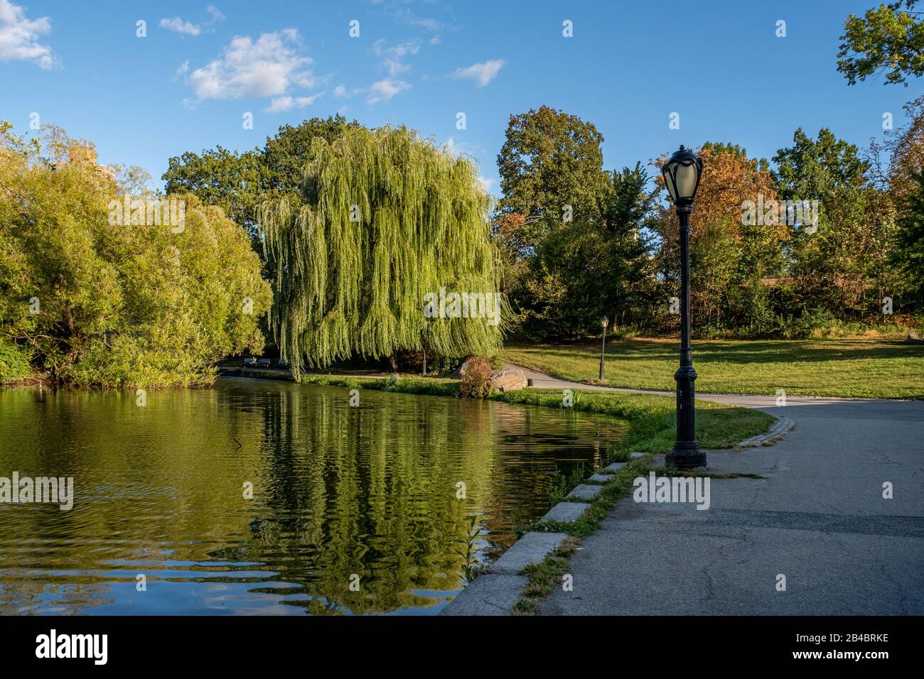 New York City - États-Unis - 4 octobre 2019 : couleur du début de l'automne dans Central Park North Banque D'Images