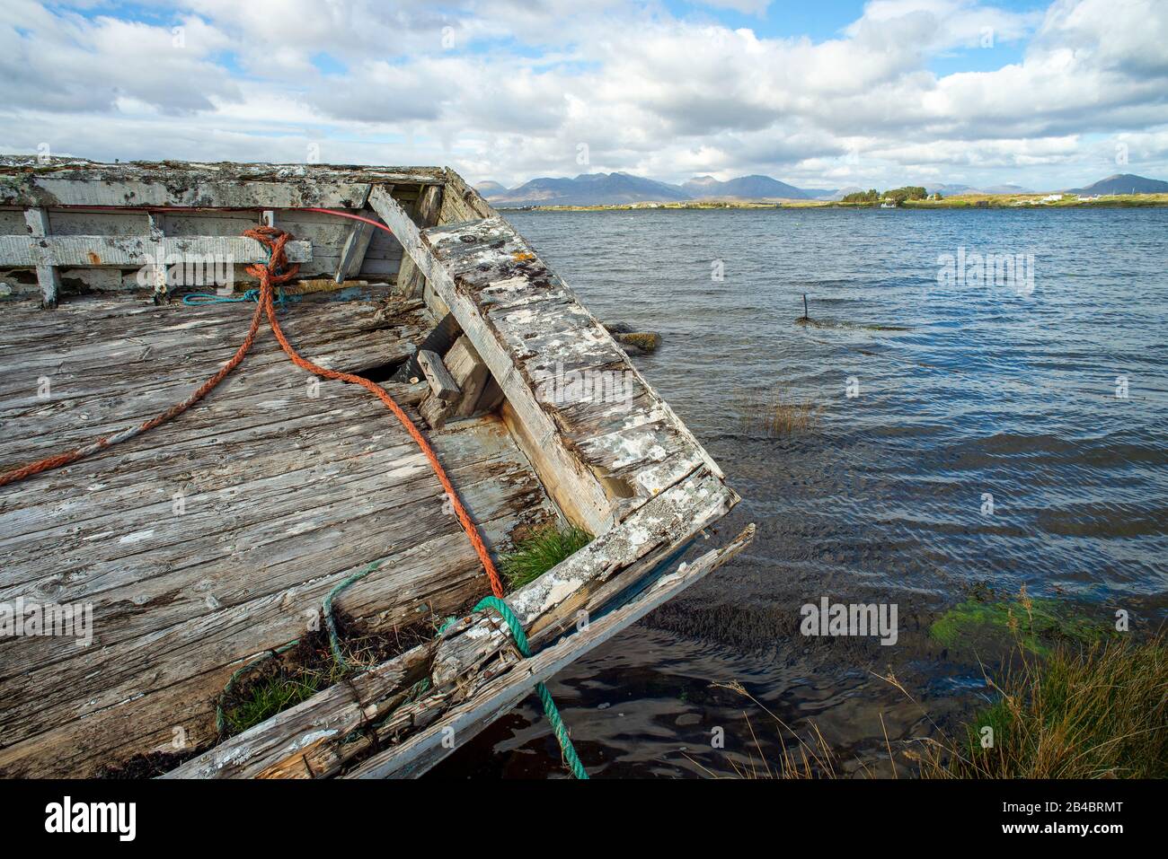 Bateau Épave, Roundstone, Comté De Galway, Irlande Banque D'Images