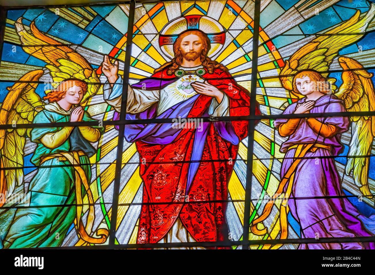 Cathédrale Colorée De La Basilique Des Vitraux De Jesus Archangels Puebla Mexique. Église construite dans les années 15 à 1600. Les mots disent que le cœur sacré de Jésus a la miséricorde Banque D'Images