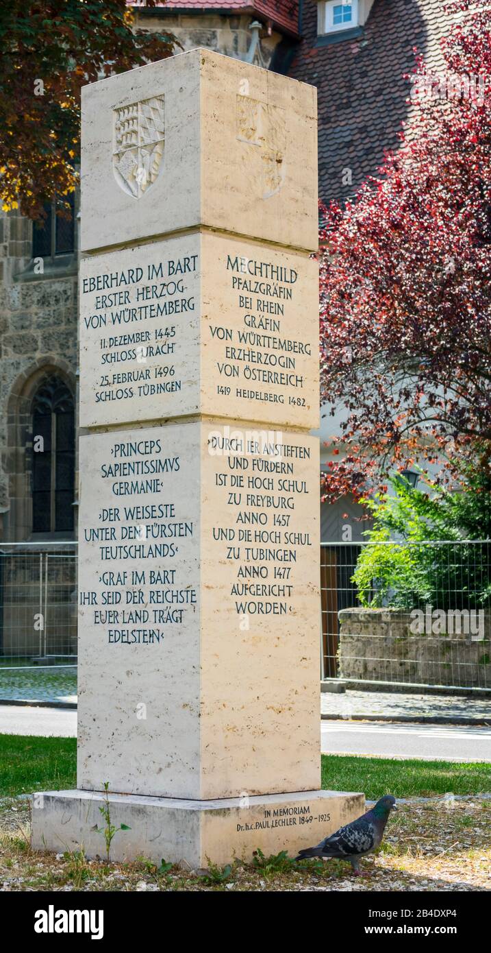 Allemagne, Bade-Wurtemberg, Bad Urach, Stèle en mémoire du 500ème anniversaire de Duke Christoph. Banque D'Images