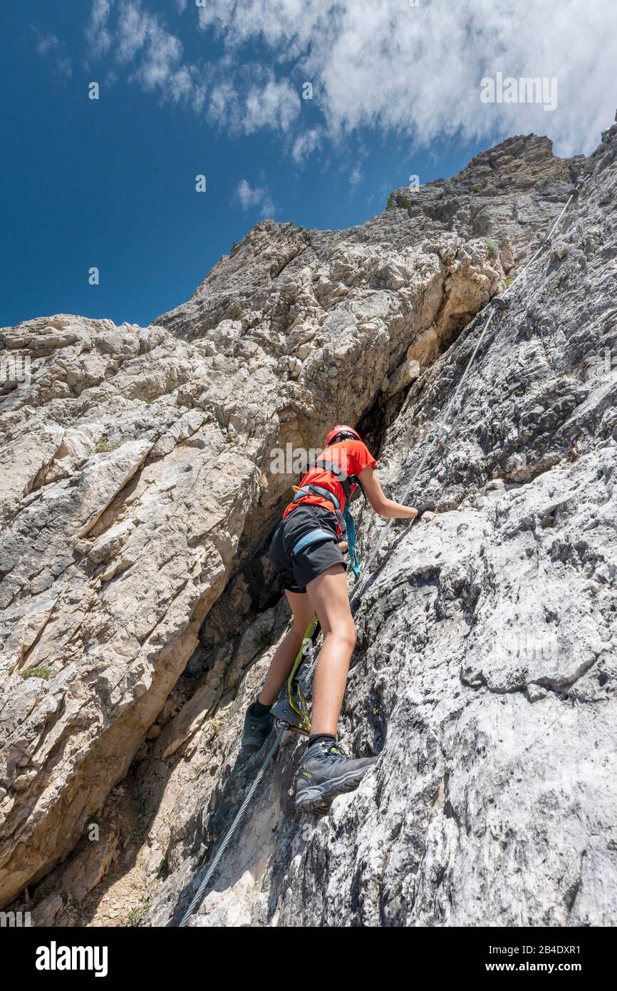 Valparalapass, Dolomiten, Provin Belluno, Venetien, Italien, Europa. Auf Der Via Ferrata Mario Fusetti Am Hexenstein Banque D'Images