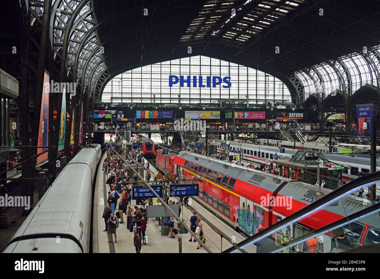 Europe, Allemagne, Hambourg, gare centrale, hall de gare, trafic local et longue distance, de nombreux voyageurs, Banque D'Images