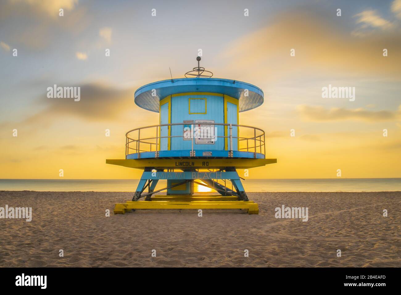 Miami Beach, South Beach, station de sauveteur au lever du soleil, Floride, États-Unis Banque D'Images